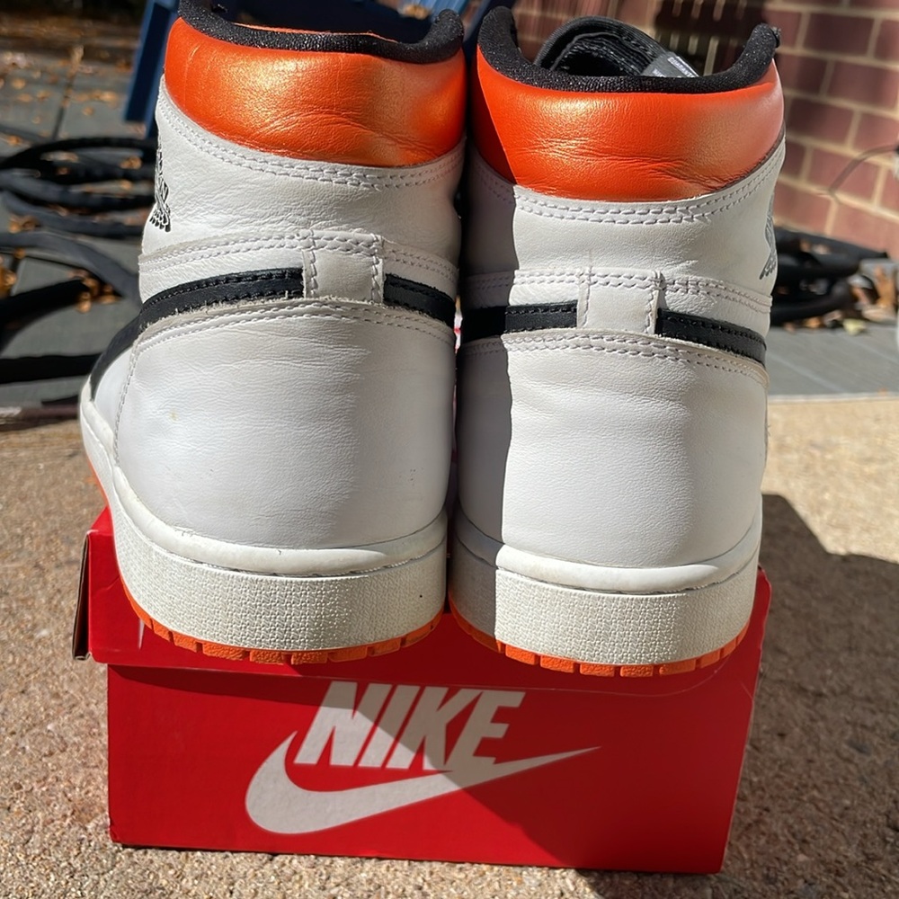 Jordan 1 Retro High Electro Shoes - Picture 7 of 9